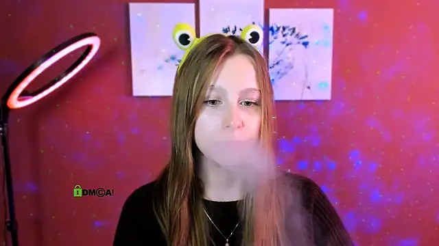 Snapshot of esme_moore_ chatting on October 2025 08:45:02 AM esme moore  online show from October 2025 08:45:02 AM