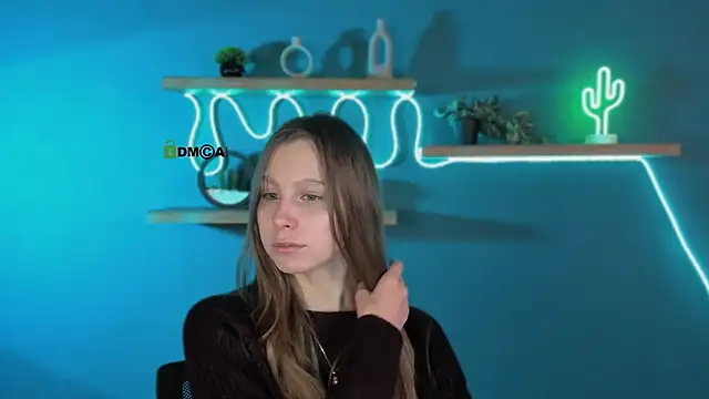 Snapshot of esme_moore_ chatting on October 2025 08:03:01 AM esme moore  online show from October 2025 08:03:01 AM