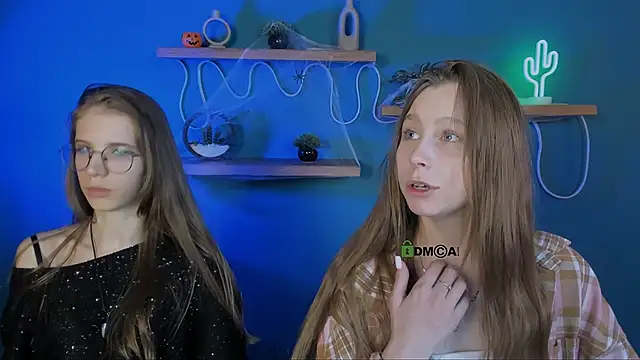 Snapshot of esme_moore_ chatting on October 2025 10:06:01 AM esme moore  online show from October 2025 10:06:01 AM