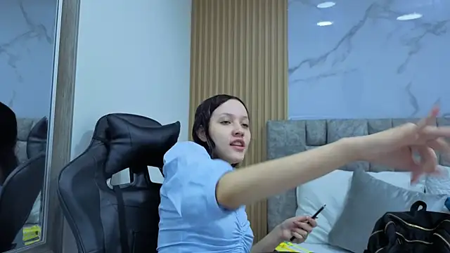 angel  kiss online show from February 2026 12:30:01 PM