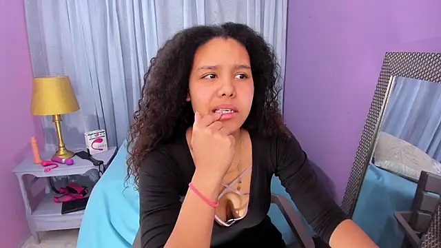 AriaVega online show from October 2025 12:27:02 PM