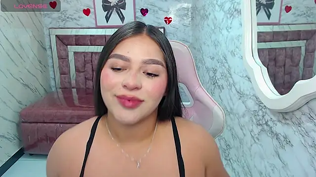 Snapshot of Dayan_v_ chatting on February 2026 08:10:02 PM Dayan v online show from February 2026 08:10:02 PM