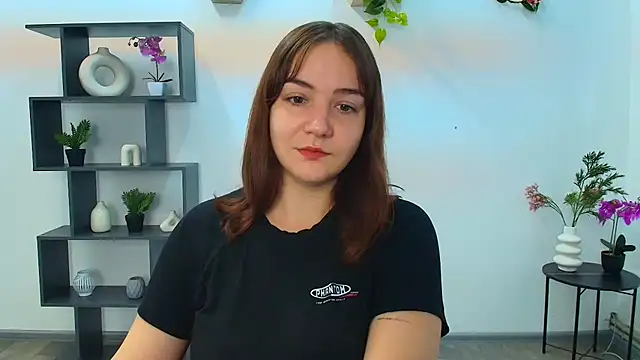 Snapshot of OliviaMontgommery chatting on October 2025 05:17:02 AM OliviaMontgommery online show from October 2025 05:17:02 AM