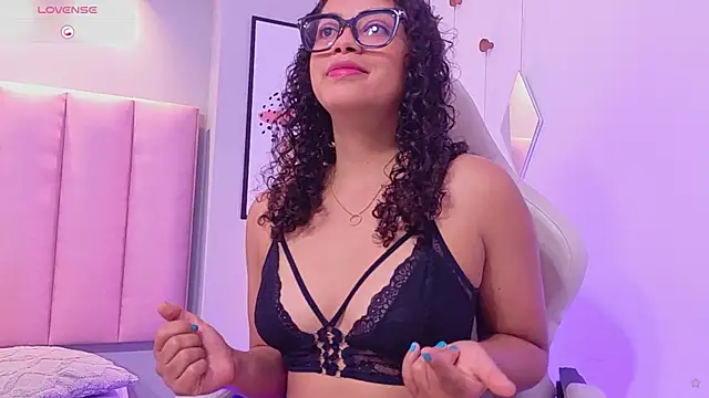 Snapshot of CamilaLevy chatting on April 2026 12:20:02 PM CamilaLevy online show from April 2026 12:20:02 PM