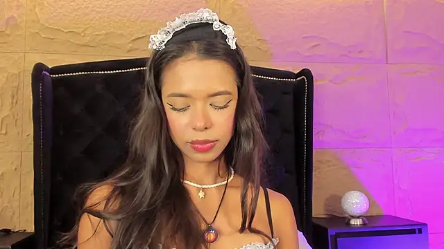 naomi hill1 online show from December 2025 10:18:02 PM