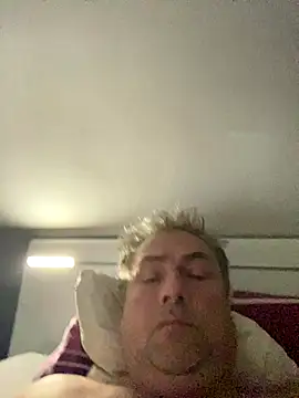 Sklavekay online show from November 2025 08:45:01 AM