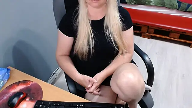 Snapshot of Ledi_Catherin chatting on July 2026 09:39:02 PM Ledi Catherin online show from July 2026 09:39:02 PM