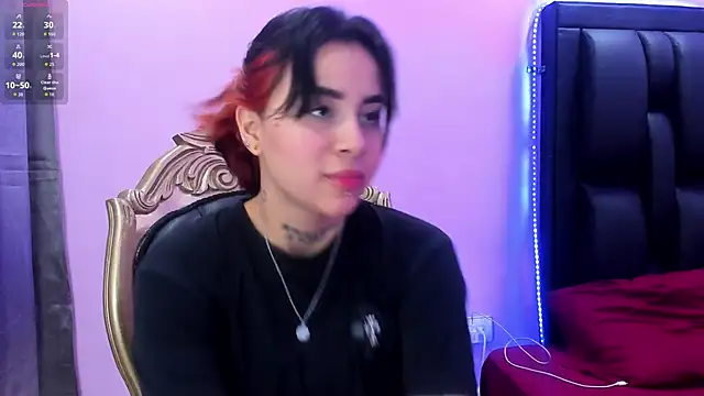 Snapshot of Nixielee_ chatting on October 2025 12:05:02 PM Nixielee online show from October 2025 12:05:02 PM