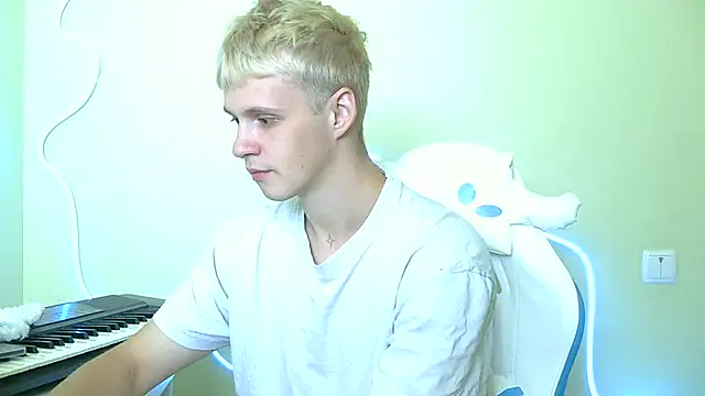 Snapshot of _Timmy_Boy_ chatting on October 2025 10:24:01 AM  Timmy Boy  online show from October 2025 10:24:01 AM