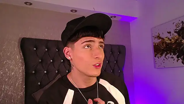 MateoMitchell online show from November 2025 05:29:02 AM