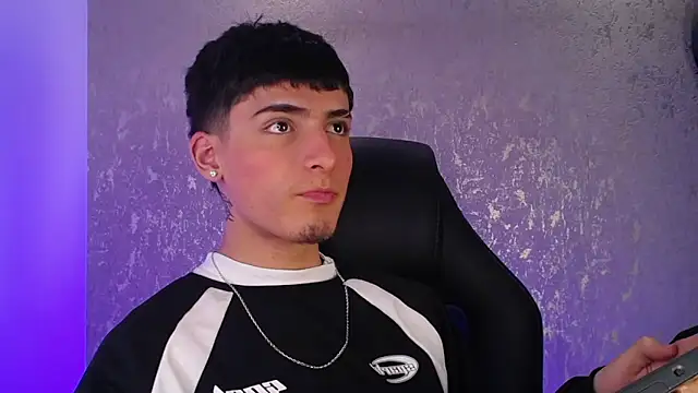 MateoMitchell online show from November 2025 05:29:02 AM