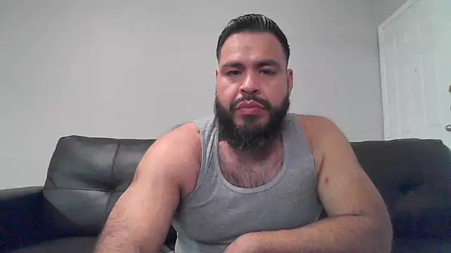 Snapshot of BigJohnBear39 chatting on November 2025 01:14:02 AM BigJohnBear39 online show from November 2025 01:14:02 AM