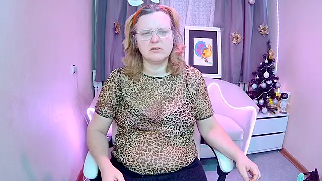 VestaWoody online show from November 2025 07:21:02 AM