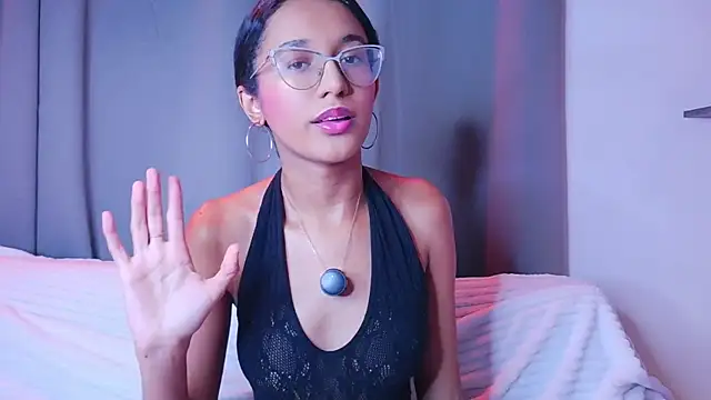Snapshot of luna_valen chatting on July 2026 09:02:01 PM luna valen online show from July 2026 09:02:01 PM