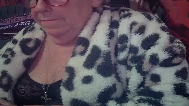 Snapshot of Playful_MILF_Demi chatting on April 2026 09:39:01 PM Playful MILF Demi online show from April 2026 09:39:01 PM