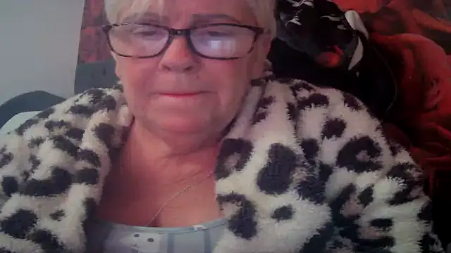 Snapshot of Playful_MILF_Demi chatting on April 2026 09:30:02 PM Playful MILF Demi online show from April 2026 09:30:02 PM