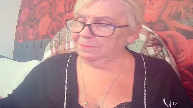 Snapshot of Playful_MILF_Demi chatting on May 2026 12:01:02 PM Playful MILF Demi online show from May 2026 12:01:02 PM