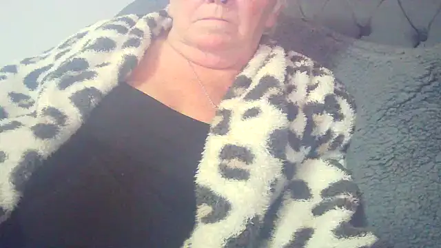 Snapshot of Playful_MILF_Demi chatting on May 2026 09:42:01 PM Playful MILF Demi online show from May 2026 09:42:01 PM