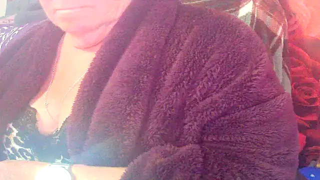 Snapshot of Playful_MILF_Demi chatting on May 2026 06:35:02 PM Playful MILF Demi online show from May 2026 06:35:02 PM