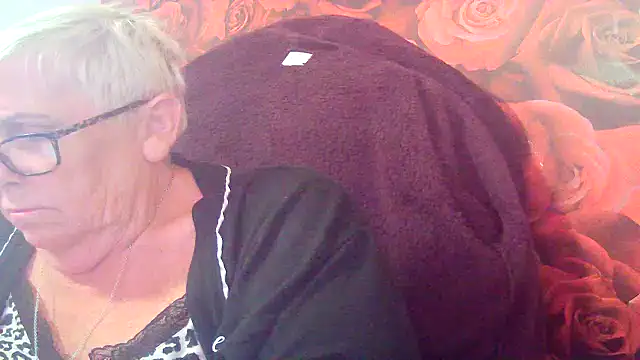 Snapshot of Playful_MILF_Demi chatting on May 2026 06:53:01 PM Playful MILF Demi online show from May 2026 06:53:01 PM