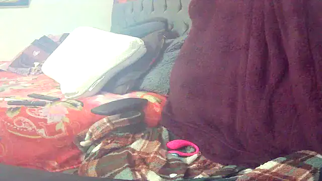 Snapshot of Playful_MILF_Demi chatting on June 2026 08:39:02 AM Playful MILF Demi online show from June 2026 08:39:02 AM