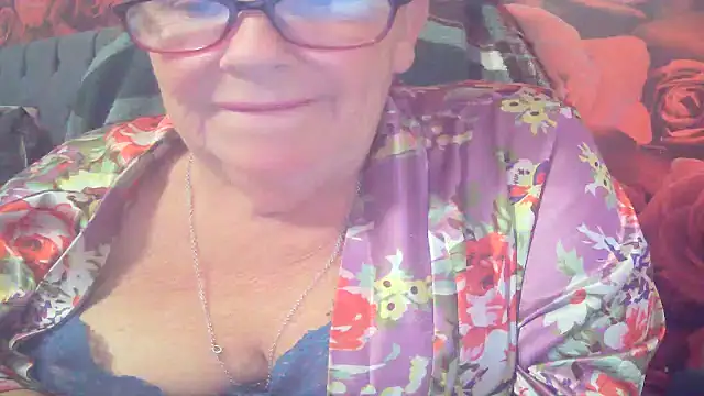 Snapshot of Playful_MILF_Demi chatting on June 2026 06:43:02 PM Playful MILF Demi online show from June 2026 06:43:02 PM