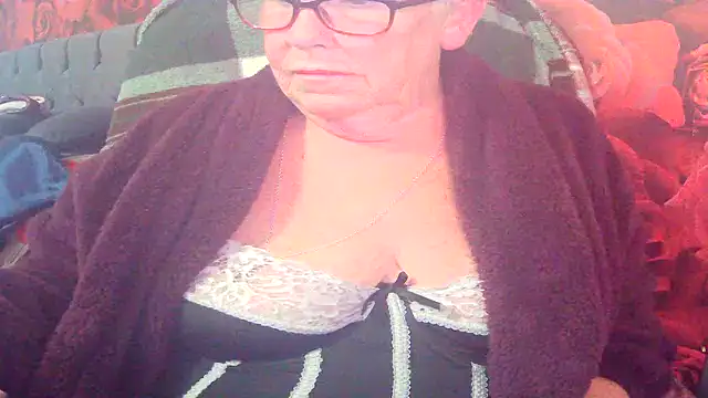 Snapshot of Playful_MILF_Demi chatting on June 2026 08:44:02 PM Playful MILF Demi online show from June 2026 08:44:02 PM
