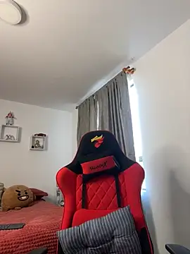 Ezzio Scolaro online show from November 2025 12:09:02 PM