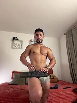 Snapshot of Ezzio_Scolaro chatting on April 2026 01:42:02 AM Ezzio Scolaro online show from April 2026 01:42:02 AM