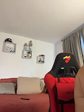 Snapshot of Ezzio_Scolaro chatting on May 2026 10:40:02 PM Ezzio Scolaro online show from May 2026 10:40:02 PM