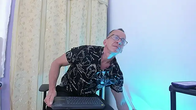  axelking  online show from March 2026 11:46:02 AM