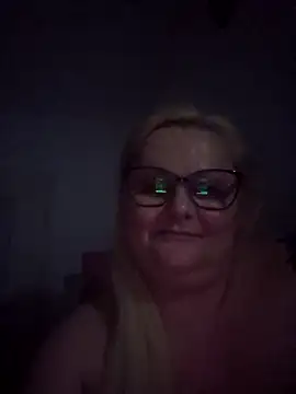 NieMaJazdyBezGwiazdy7883 online show from February 2026 06:20:01 PM