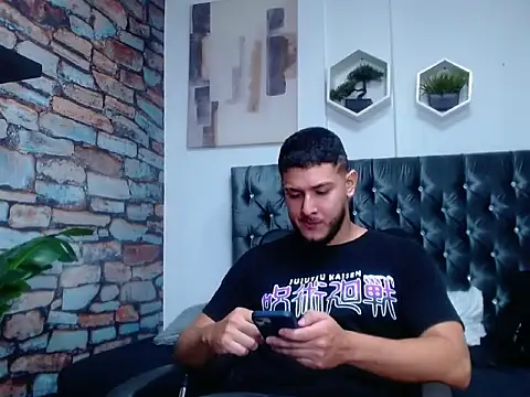 jasonshaw25 online show from January 2026 10:14:02 PM