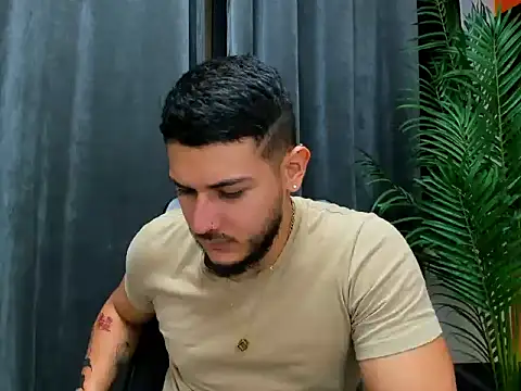 jasonshaw25 online show from January 2026 07:11:01 PM