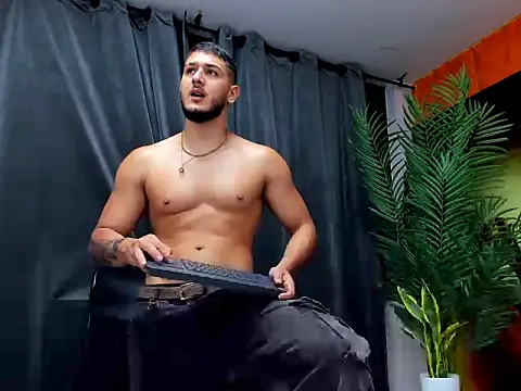 jasonshaw25 online show from March 2026 05:53:02 PM