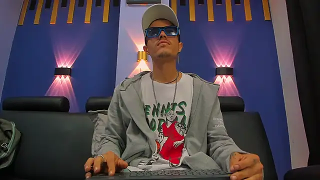 imsammytop online show from October 2025 11:23:02 AM