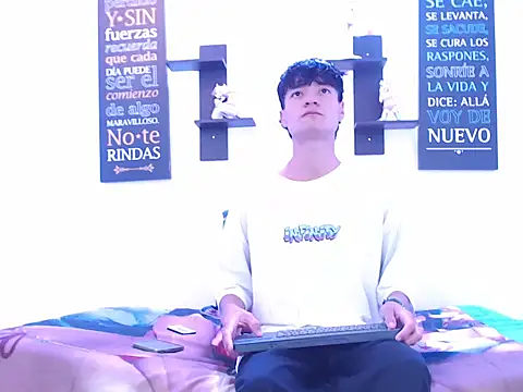 alex russo   online show from October 2025 04:11:01 AM