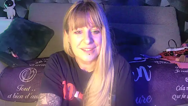 Delichieuse5 online show from January 2025 11:27:02 PM