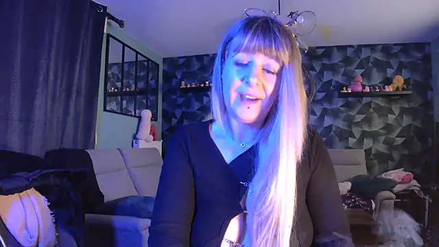 Delichieuse5 online show from February 2025 08:13:02 PM