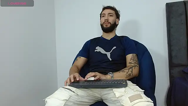 Snapshot of angel_kyrozz chatting on November 2025 09:25:01 PM angel kyrozz online show from November 2025 09:25:01 PM