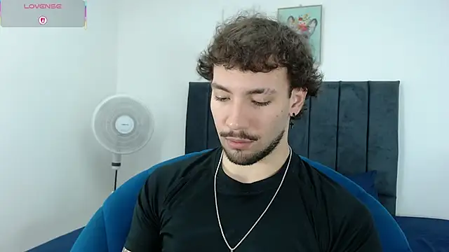 Snapshot of angel_kyrozz chatting on February 2026 07:01:02 PM angel kyrozz online show from February 2026 07:01:02 PM