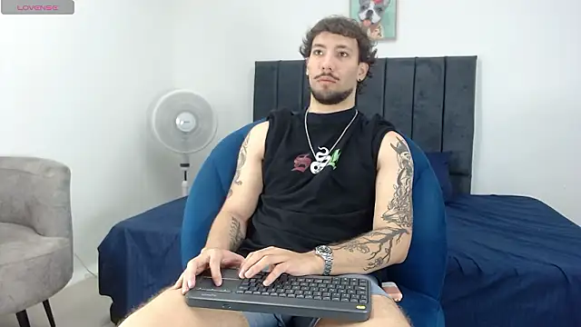 Snapshot of angel_kyrozz chatting on February 2026 07:06:02 PM angel kyrozz online show from February 2026 07:06:02 PM