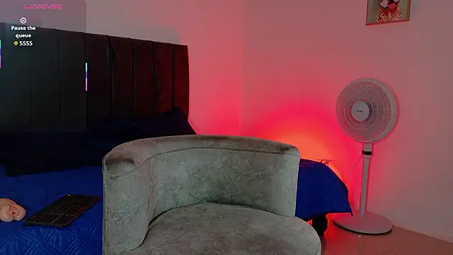 Snapshot of angel_kyrozz chatting on February 2026 06:39:02 PM angel kyrozz online show from February 2026 06:39:02 PM