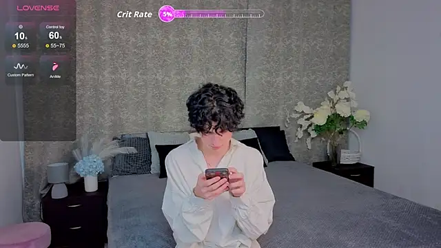 Cute Mike online show from November 2025 03:01:02 PM