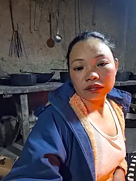 miomio-12 online show from November 2025 10:02:01 PM