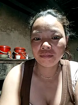 Snapshot of miomio-12 chatting on May 2026 09:43:01 PM miomio-12 online show from May 2026 09:43:01 PM