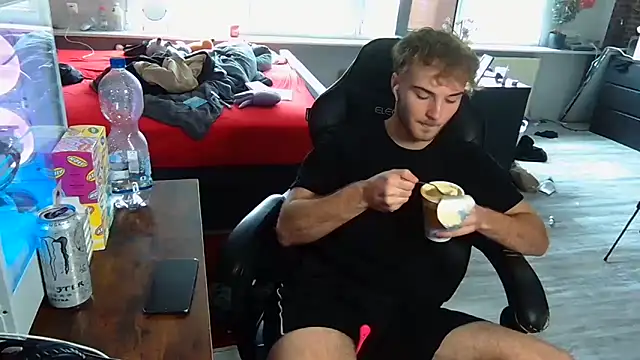 Snapshot of WolkenJunge2006 chatting on October 2025 09:17:02 AM WolkenJunge2006 online show from October 2025 09:17:02 AM