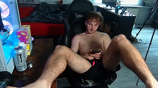 Snapshot of WolkenJunge2006 chatting on October 2025 09:29:02 AM WolkenJunge2006 online show from October 2025 09:29:02 AM