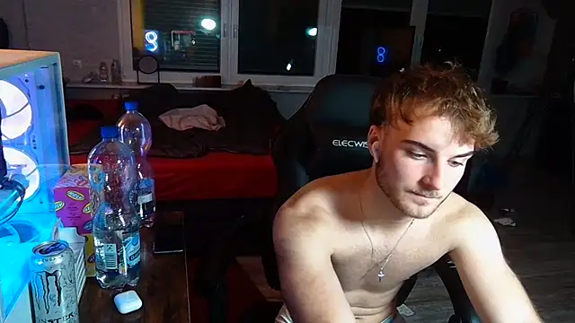 Snapshot of WolkenJunge2006 chatting on October 2025 09:34:02 PM WolkenJunge2006 online show from October 2025 09:34:02 PM