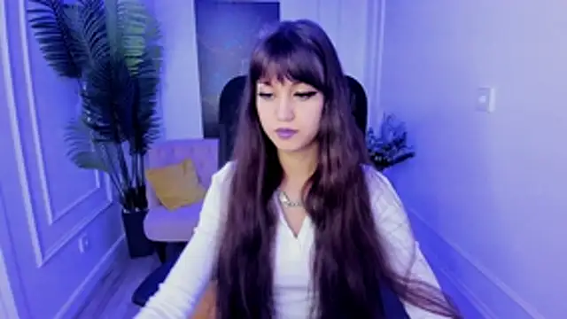 TiffanyYounge online show from November 2025 12:17:01 PM